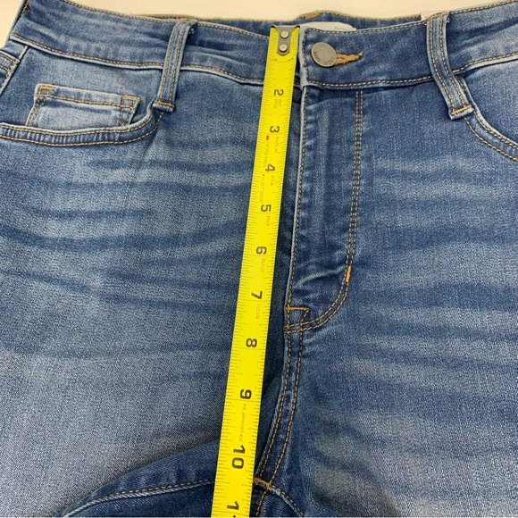 Nine West Mid Rise Bermuda Medium Wash Jean Shorts With Raw Fringe Hem New Nwt - Picture 14 of 16